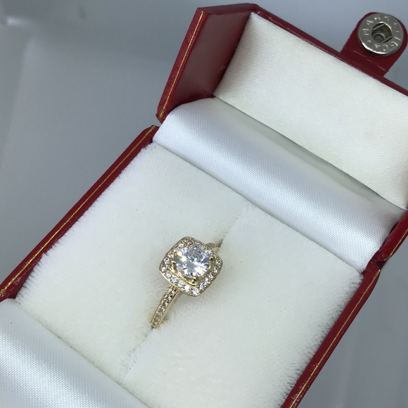 14KT Gold Elegant Round CZ Ring - Picture 8 of 11